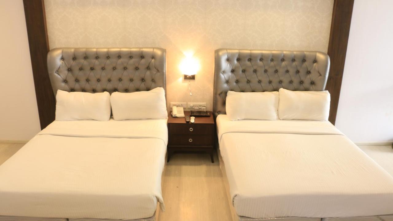Jalsa Hotel & Banquets,인도르 외부 사진