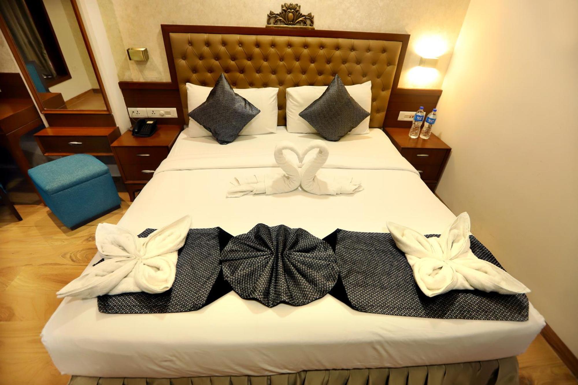 Jalsa Hotel & Banquets,인도르 외부 사진