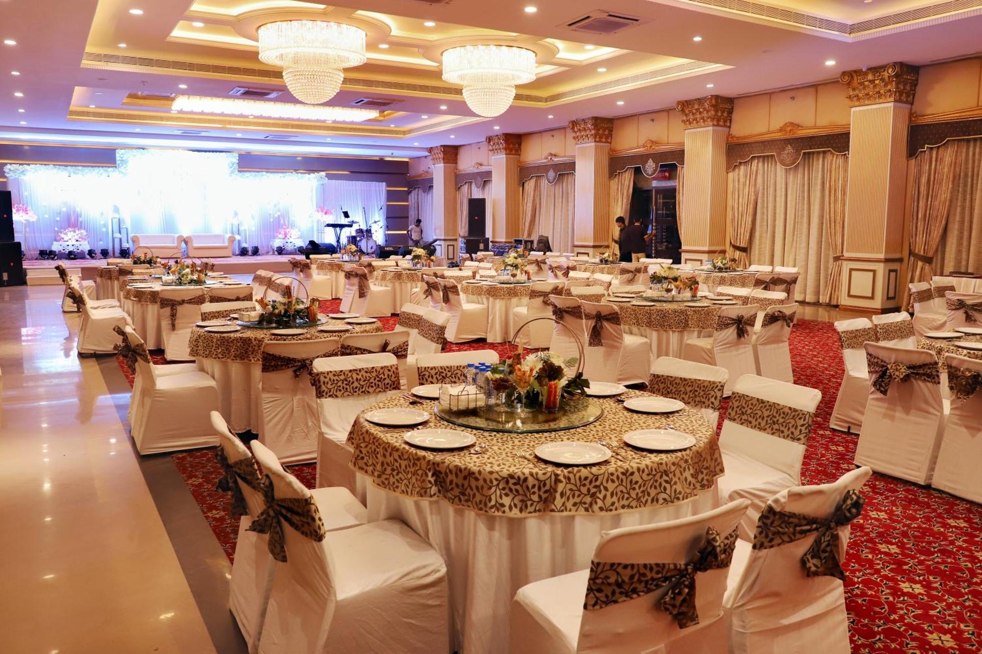 Jalsa Hotel & Banquets,인도르 외부 사진